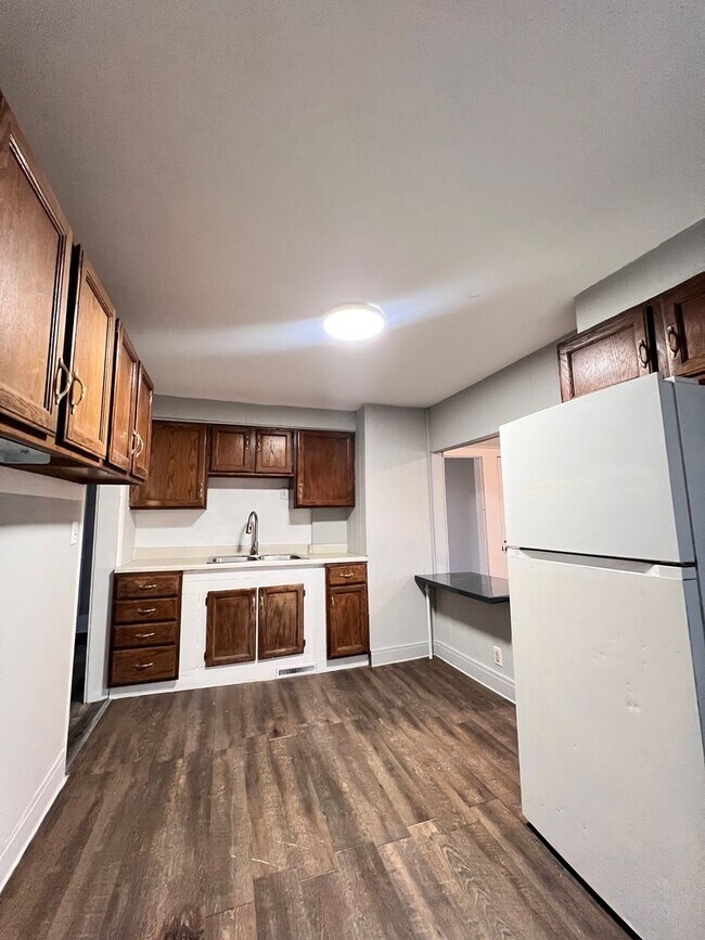 Building Photo - 1403 1/2-1223 1/2 14th St