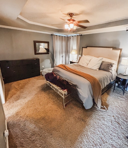 Building Photo - 2440 Waterhaven Dr