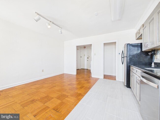 Building Photo - 2601 Pennsylvania Ave