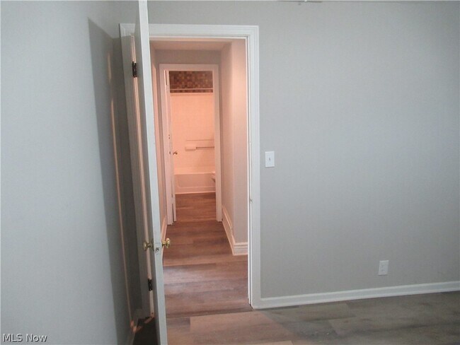 Building Photo - 9295 Dorothy Dr