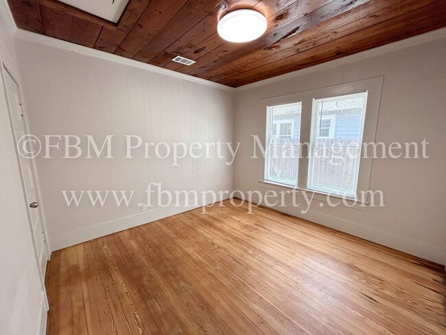 Building Photo - 1407 N Preston St