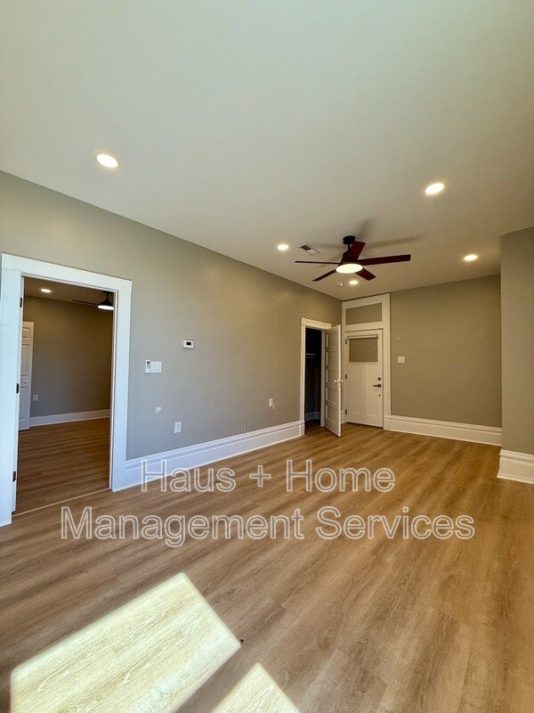 Building Photo - 906 Penn Ave