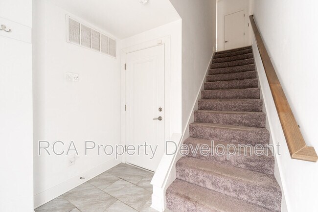 Building Photo - 616 Pomeroy St