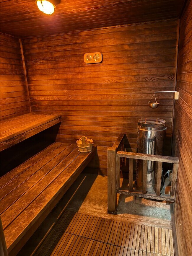 Building Photo - 2bd/1.5ba Kirkland Condo