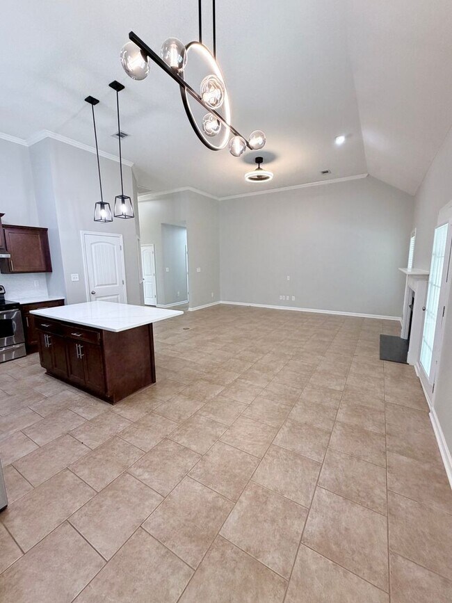 Building Photo - 705 Post Oak Way