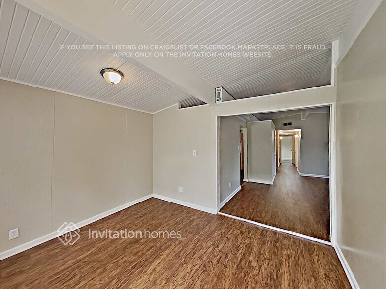 Building Photo - 2705 Los Amigos Dr