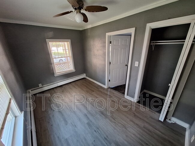 Building Photo - 114 S Cedar St