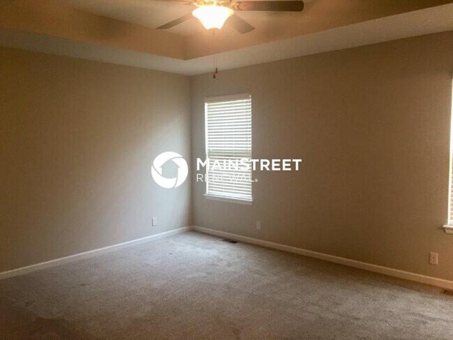 Building Photo - 4 Bedroom Pet-Friendly Home in Louisburg, KS with Main Street Renewal