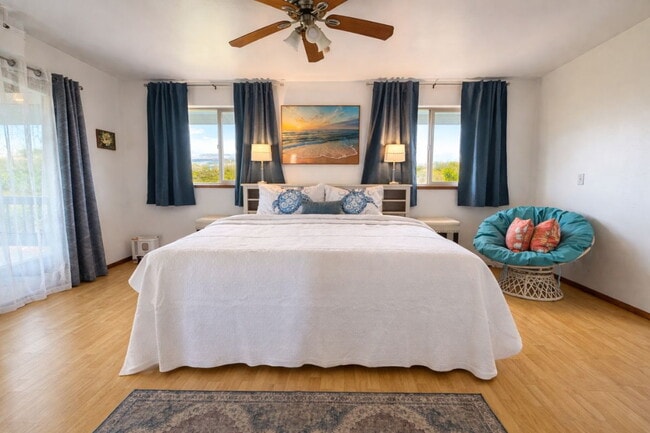 Building Photo - Furnished 3Bed/2Bath Turnkey with Scenic Views and Included Amenities.