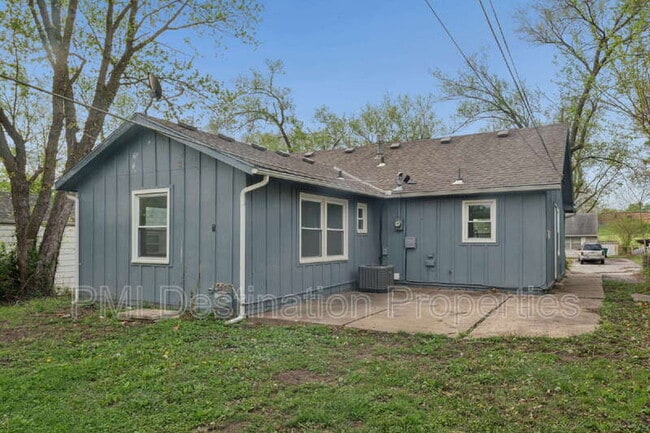 Building Photo - 5026 Locust Ave