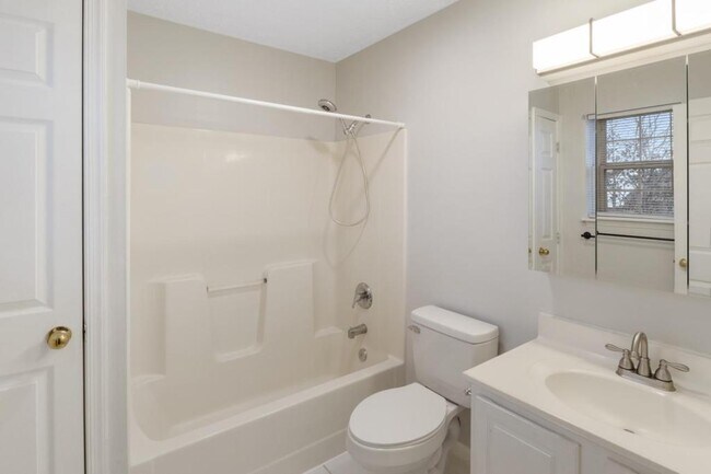 Building Photo - 359 Montgomery Cir