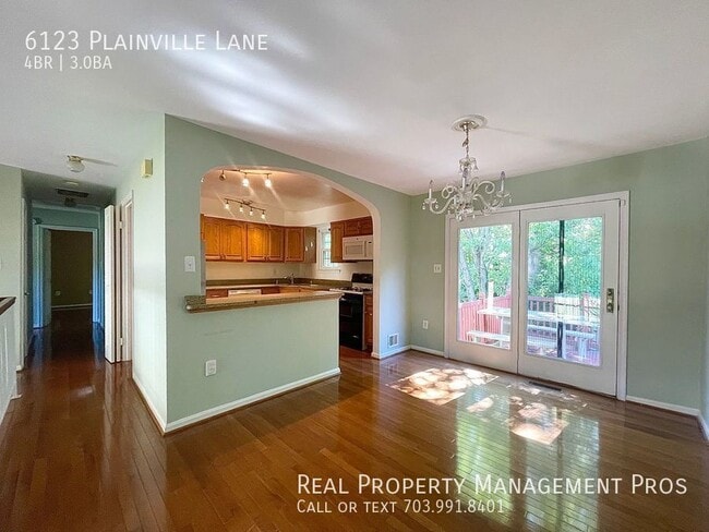Building Photo - 6123 Plainville Ln
