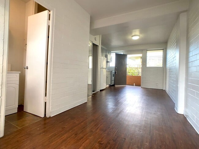 Building Photo - 264 Ka?iulani Ave