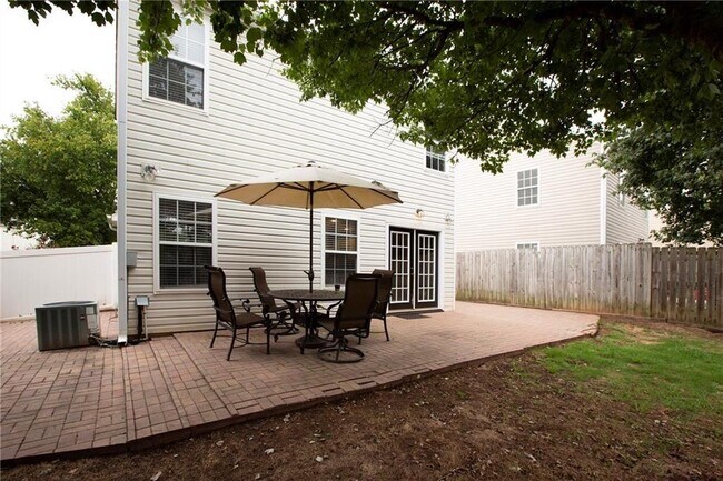Building Photo - 312 Pieris Dr