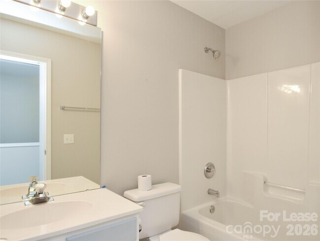 Building Photo - 3148 Mannington Dr