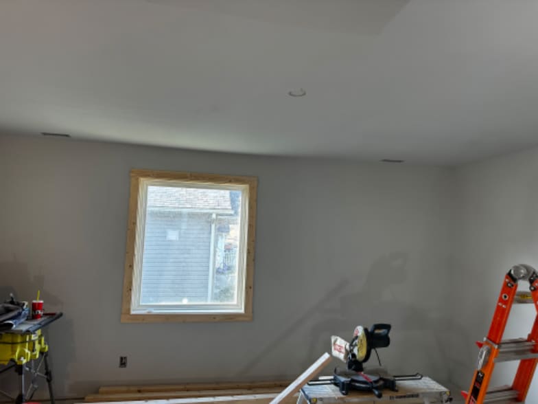 Building Photo - 811 W 8th St