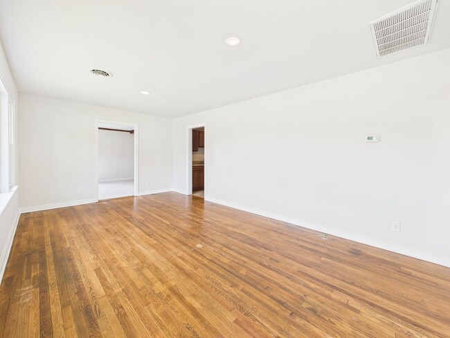 Building Photo - 1706 Catalina Dr