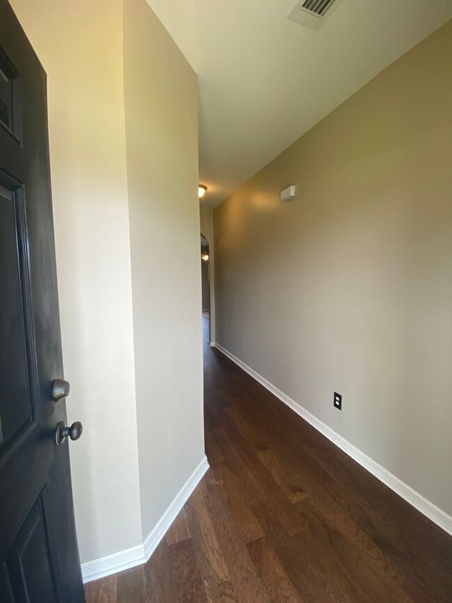 Building Photo - 210 Edgarton Way