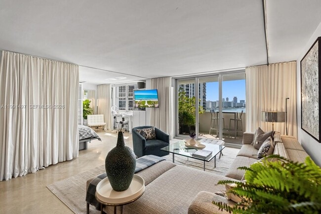 Building Photo - 5 Island Ave