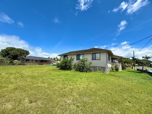 Building Photo - 34 Paina St
