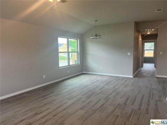 Building Photo - 333 Arnold Dr