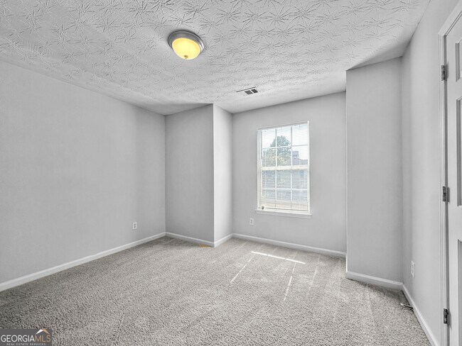 Building Photo - 417 Kirkland Dr