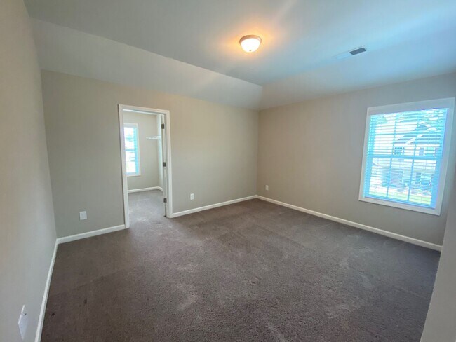 Building Photo - 216 Wild Azalea Dr