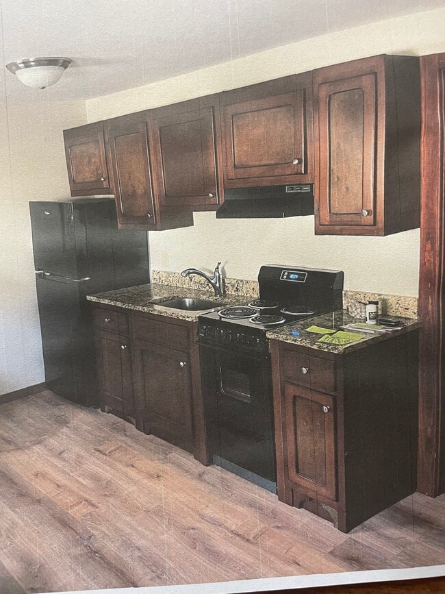 Primary Photo - 114 Park Plz