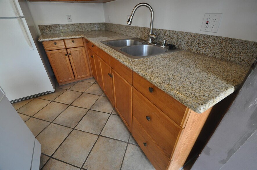 Building Photo - 1417 S Crescent Heights Blvd