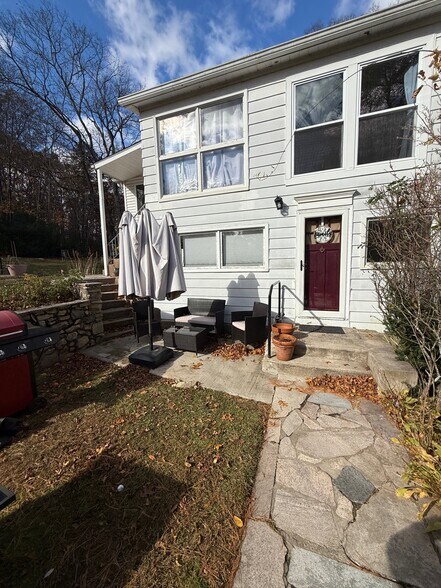 Building Photo - 248 Douglas Pike