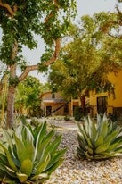 Building Photo - Polo Villas