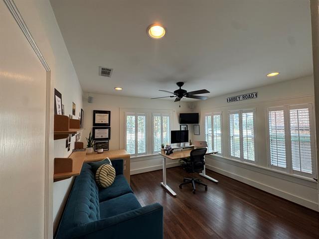 Building Photo - 4057 W 7th St