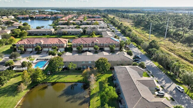 Building Photo - 2245 Portsmouth Ln