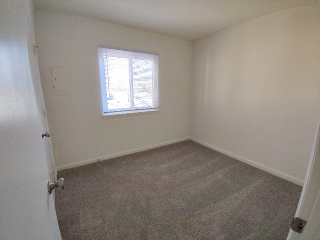 Building Photo - 600 Reusens Rd