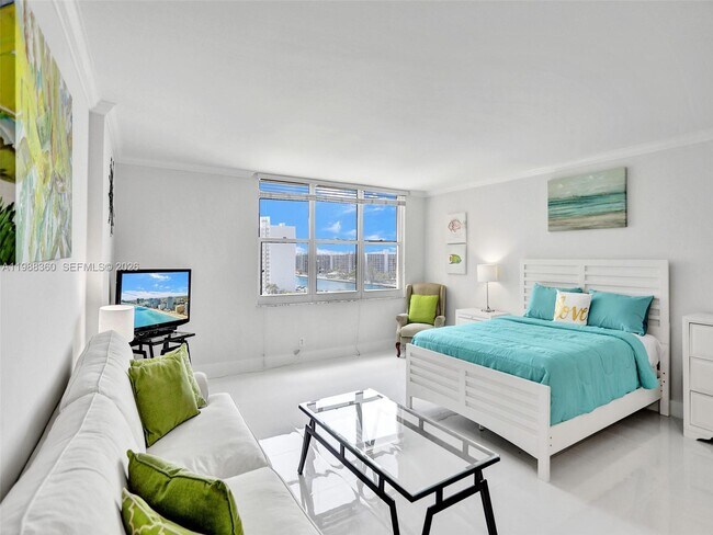 Building Photo - 2501 S Ocean Dr