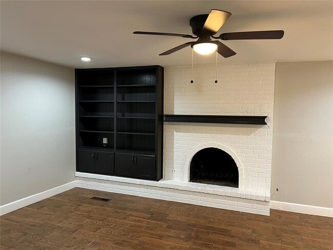 Building Photo - 6804 Lancer Ln