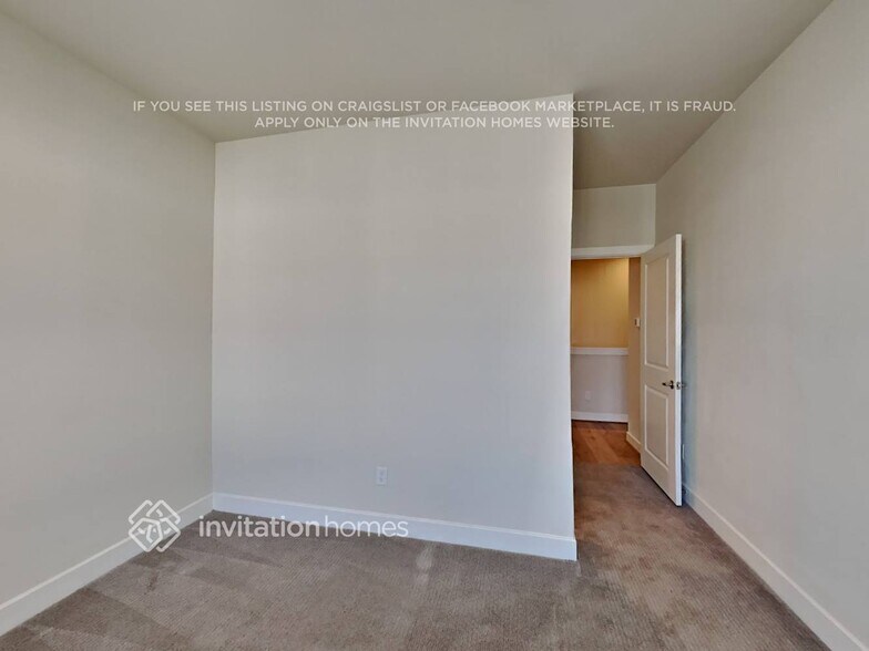 Building Photo - 10446 Executive Lake Dr