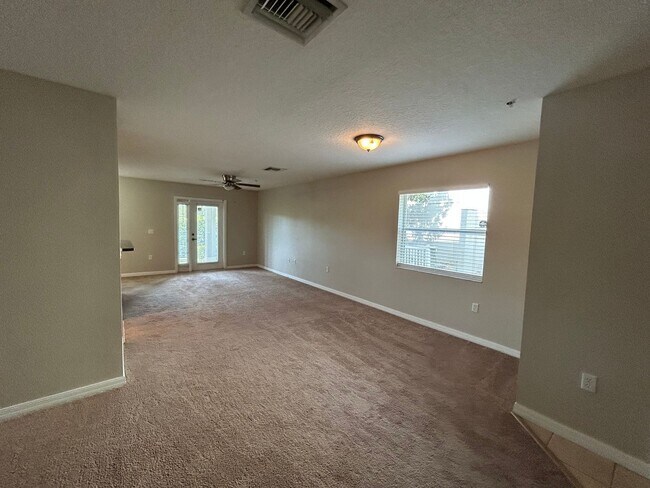 Building Photo - 458 Tradition Ln