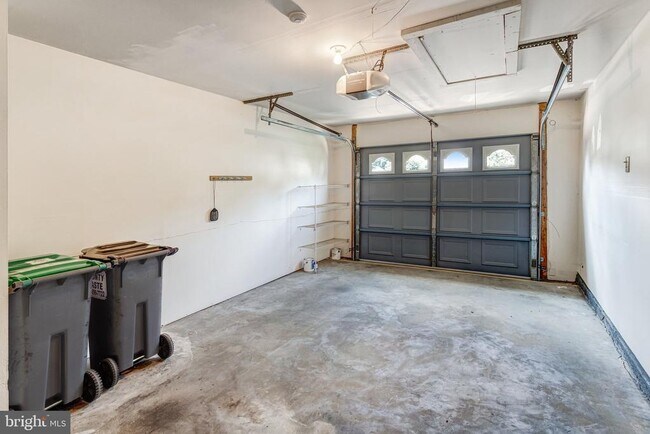 Building Photo - 11333 Savannah Dr