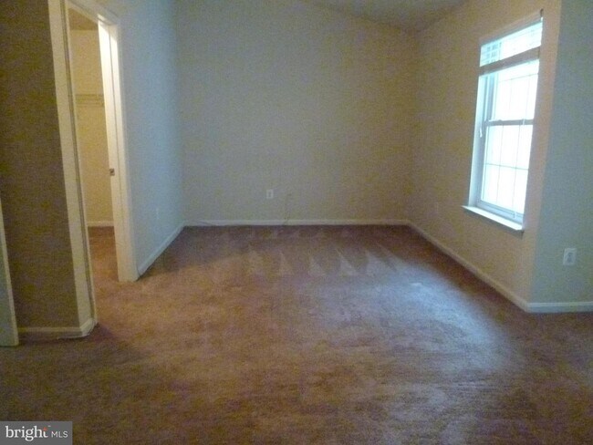 Building Photo - 231 Braxton Way
