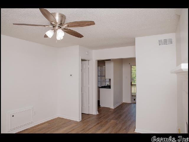 Building Photo - 721 S Valentine St