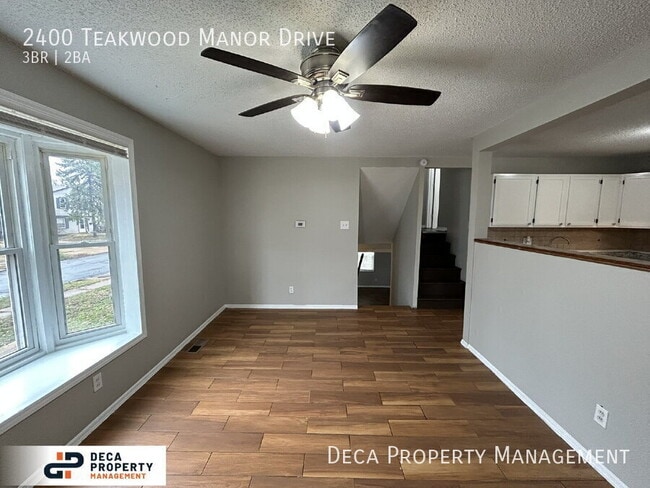 Building Photo - 2400 Teakwood Manor Dr