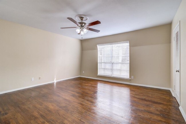 Building Photo - 811 Lovett Blvd