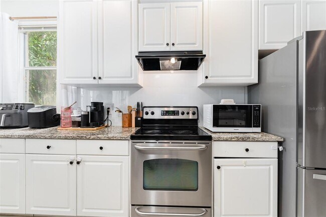 Building Photo - 8050 Diablo Ct