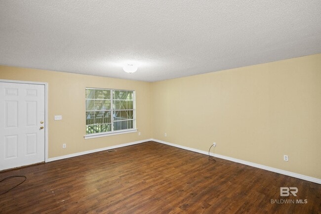 Building Photo - 8564 Garden Cir