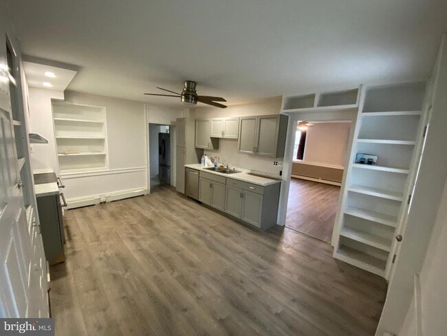 Building Photo - 2063 Hill Rd