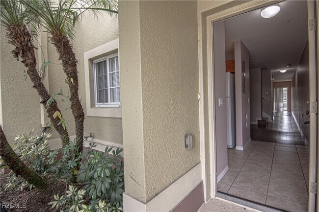 Building Photo - 12020 Rain Brook Ave