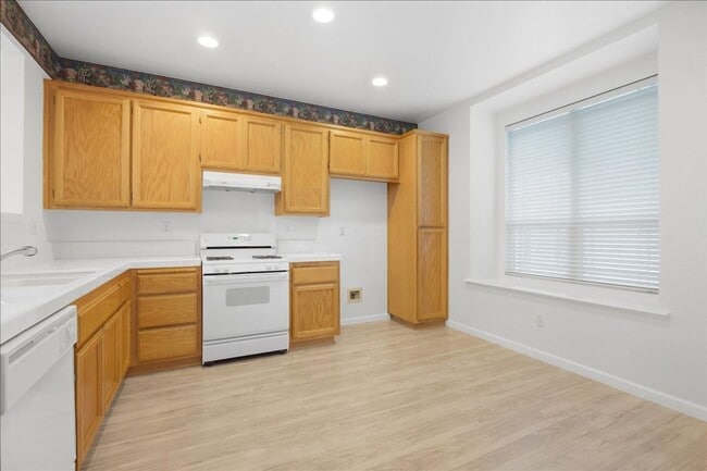 Building Photo - 374 Coventry Cir
