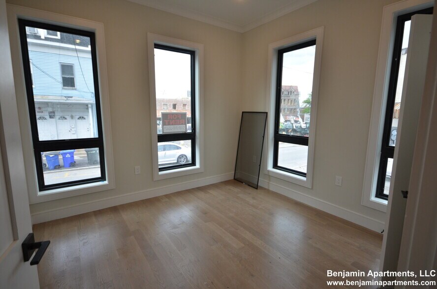 Building Photo - 16-18 Highgate St. Unit 102