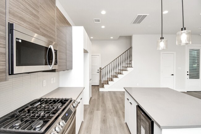 Building Photo - 311 Charlock St